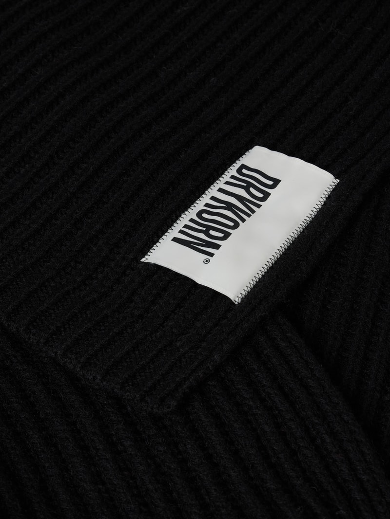 Schal mit Label-Detail Modell 'CRONICA' in schwarz