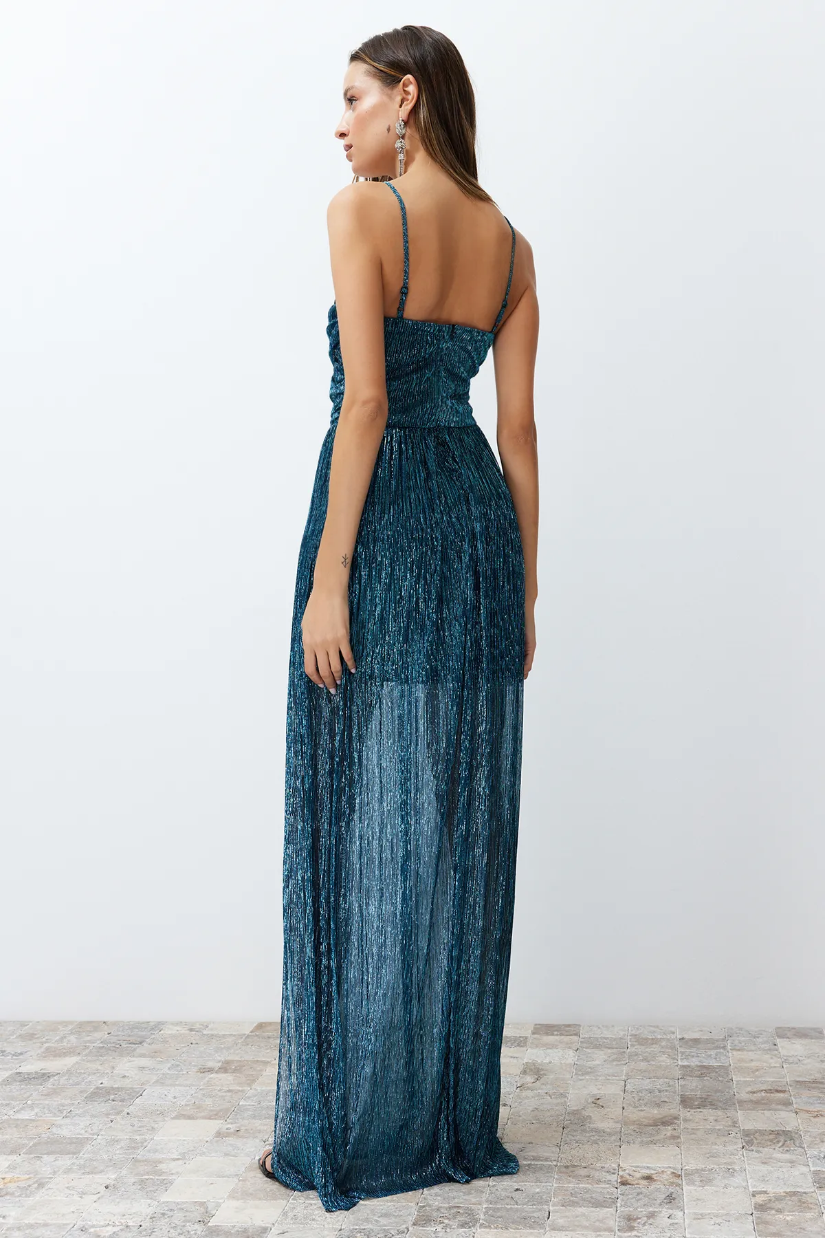 Trendyol Collection  Langes Abendkleid mit Petrol-Glitzer TPRSS24AE00100
