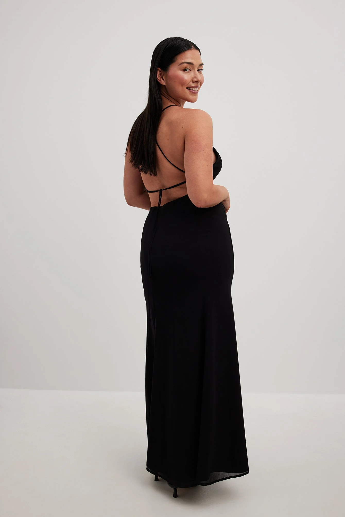 Chiffon-Maxikleid mit Riemenrücken