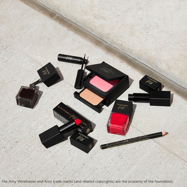 Illamasqua x Amy Matte Nail Varnish - Amy Red Nagellack