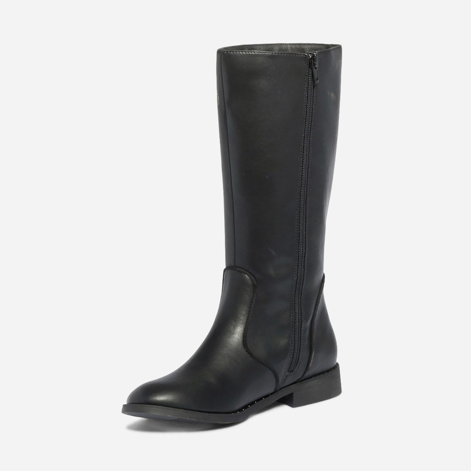 Botte noire à clous