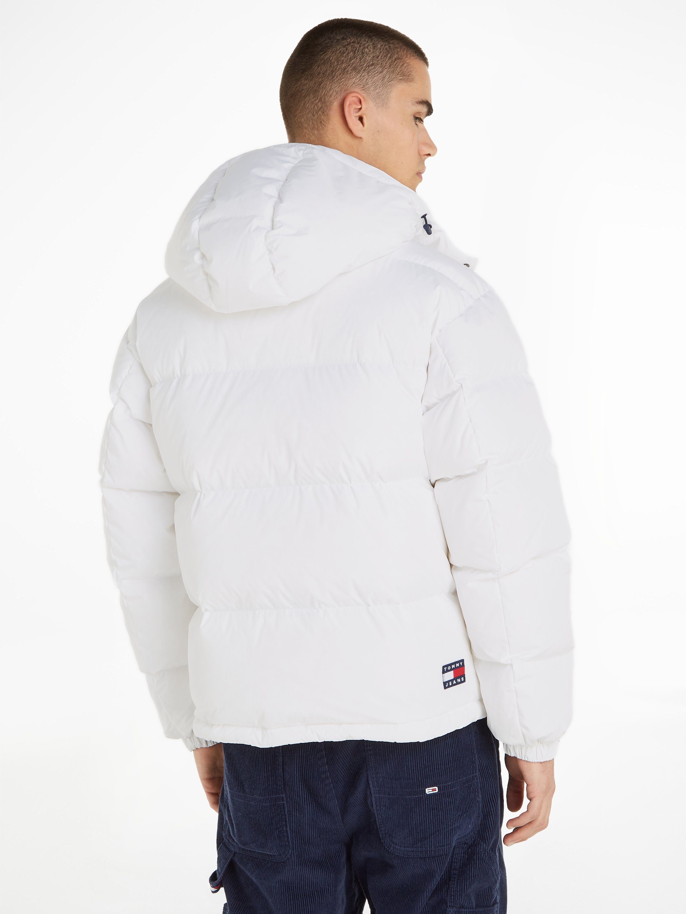 Tommy Jeans Steppjacke TJM ALASKA PUFFER mit Markenlabel