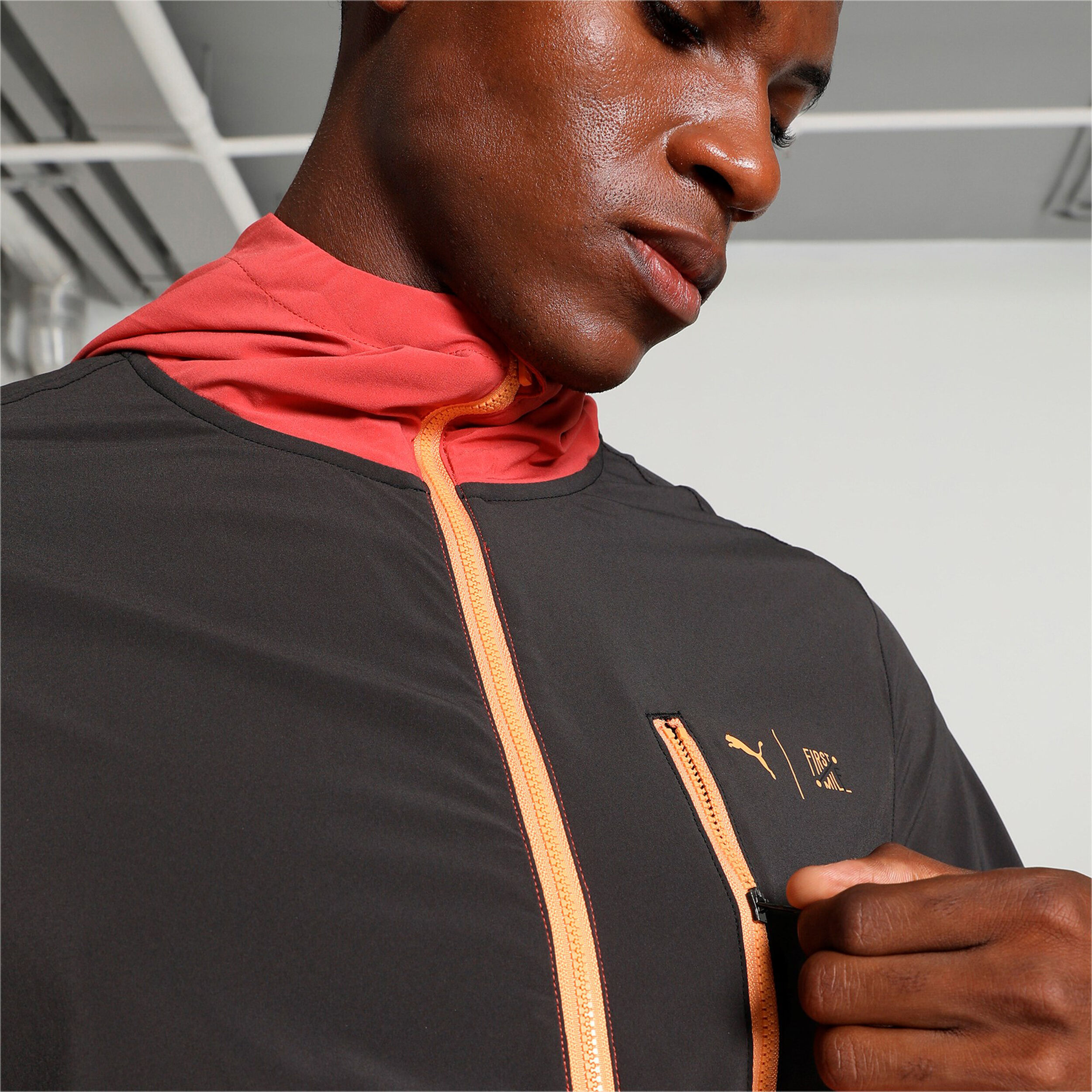 First Mile Woven Laufjacke Herren - Schwarz, Rot