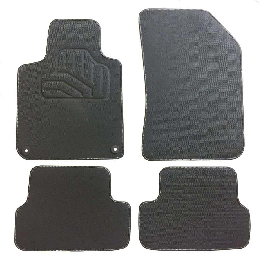 Passformfußmatten aus PVC von Norauto, passend für VW Golf 7 Baujahr 2012-19, schwarz - ATU
