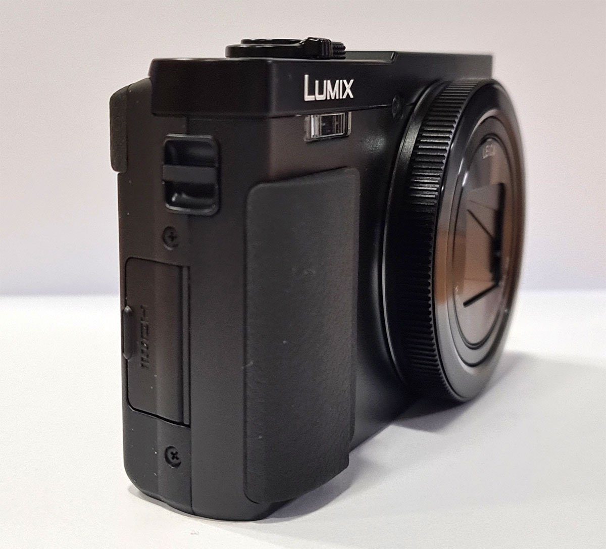 Panasonic Lumix DMC-TZ71 schwarz Kompaktkamera