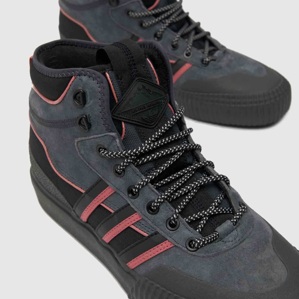 adidas Akando ATR – Svarta träningsskor