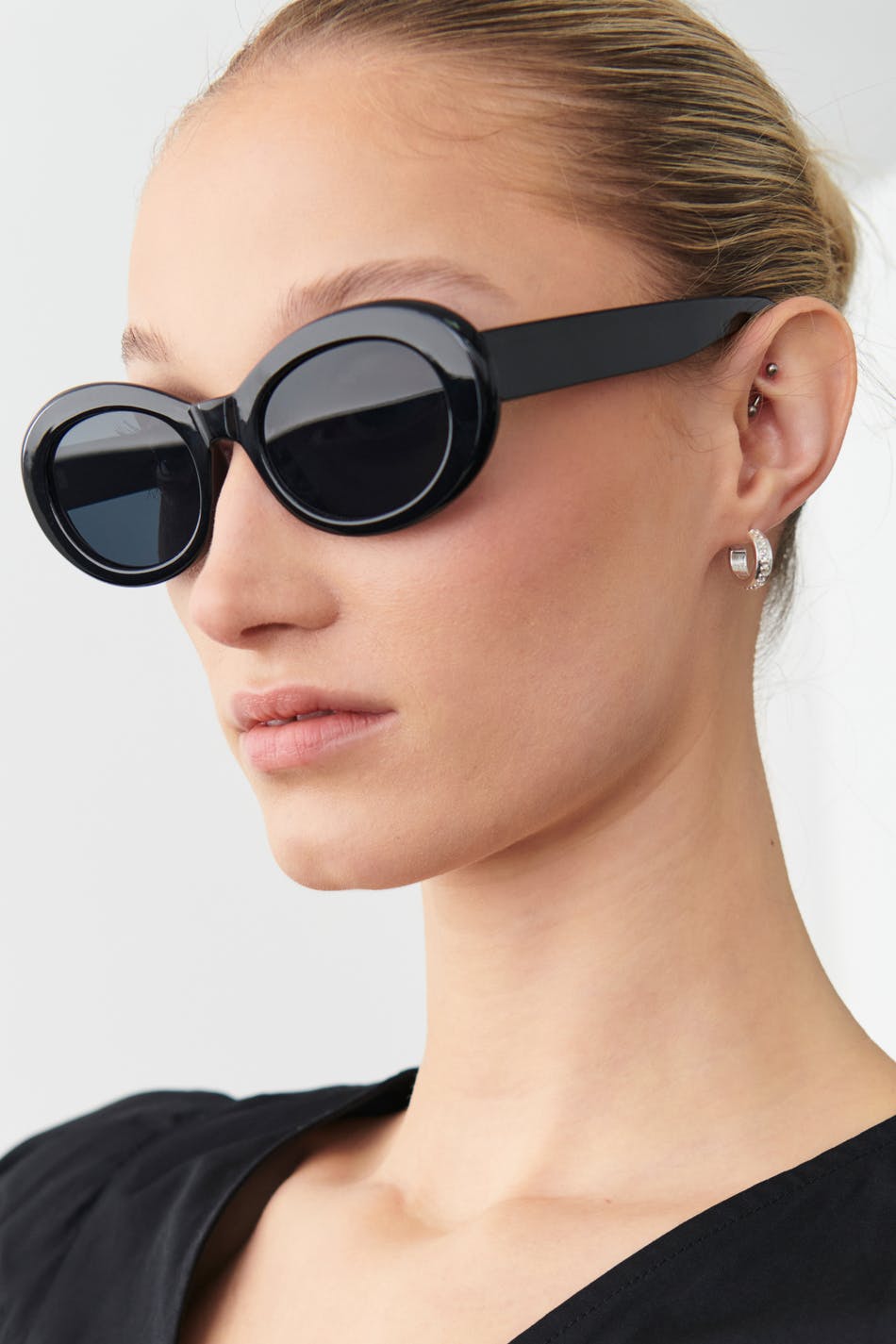 Oval sunglasses