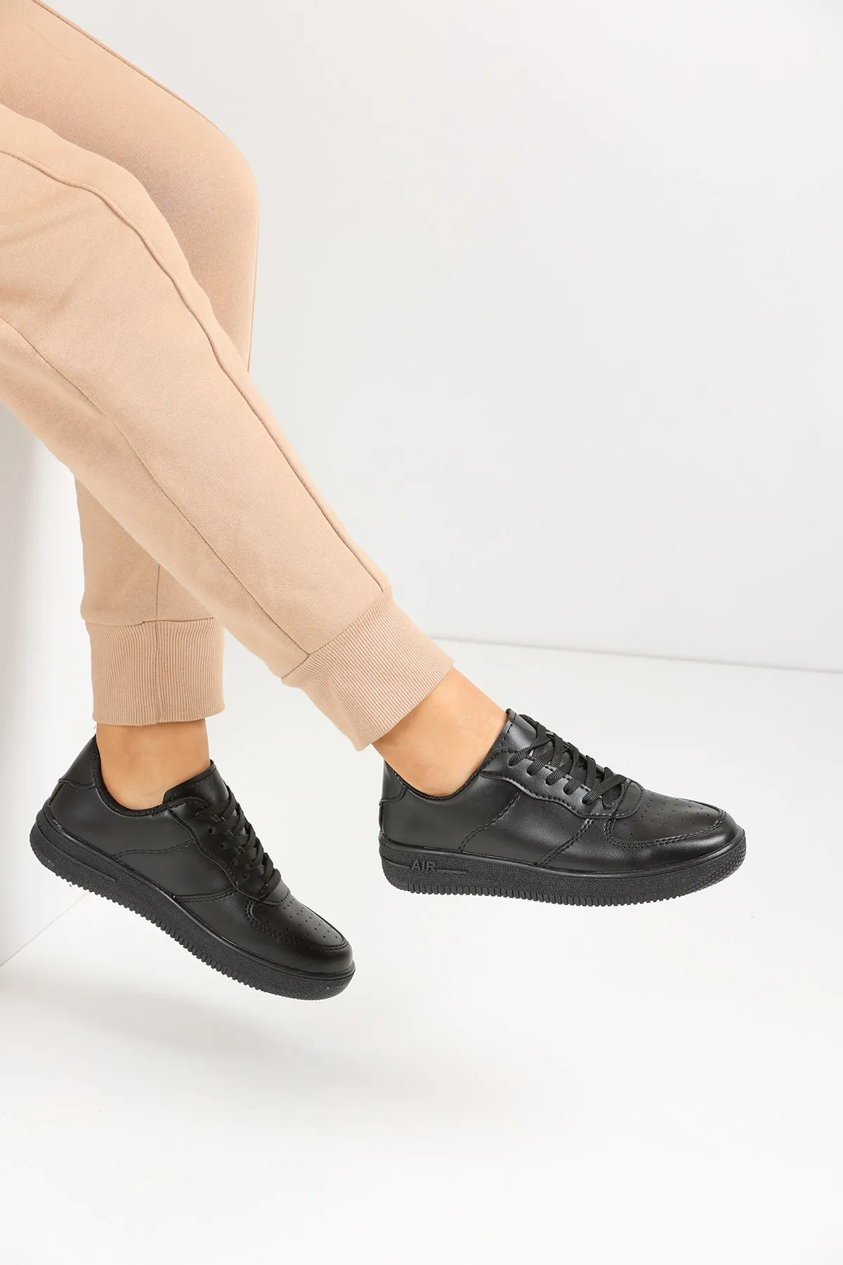 en7  Schwarze Damen-Sneakers Air-21