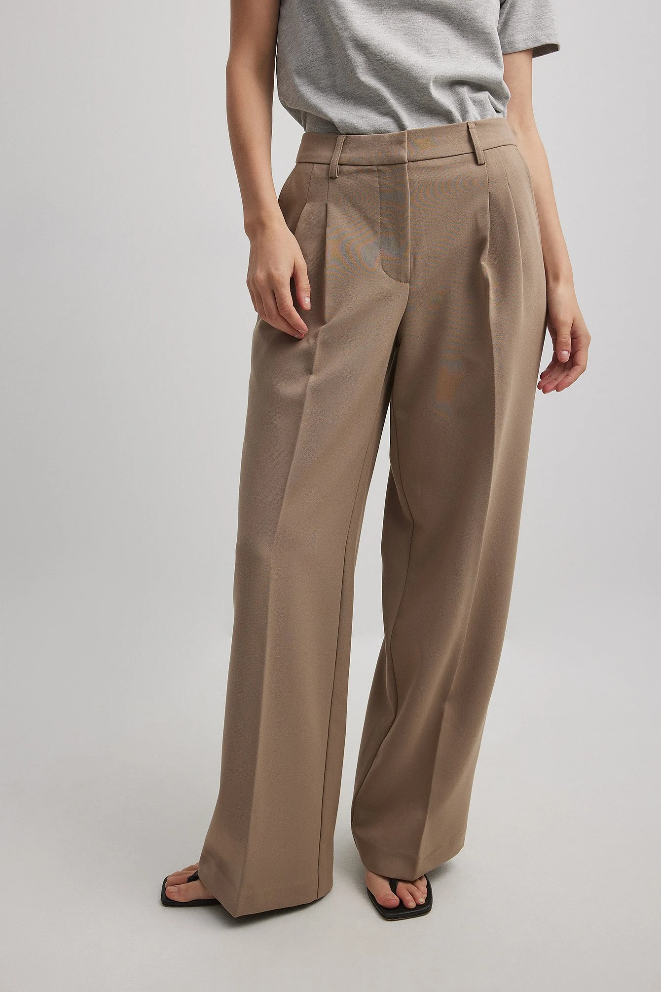 Schwere, weite Anzughose mit mittlerer Taille