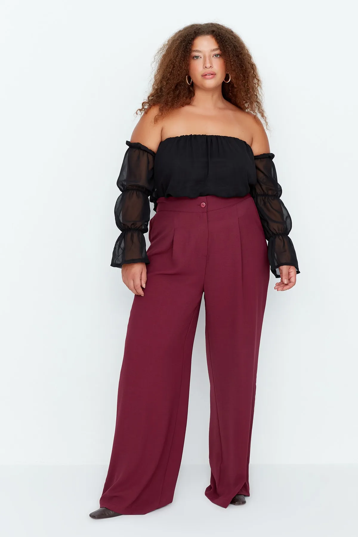 Trendyol Curve  Burgunderrote gewebte Hose mit hoher Taille und Falten TBBSS22PL0448