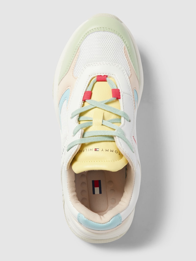 Sneaker mit Label-Details Modell 'DAPHNE' in weiß