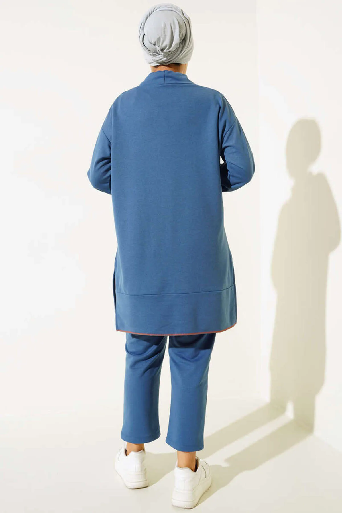 VOLT CLOTHİNG  Damen-Doppelanzug mit Barcode-Emblem