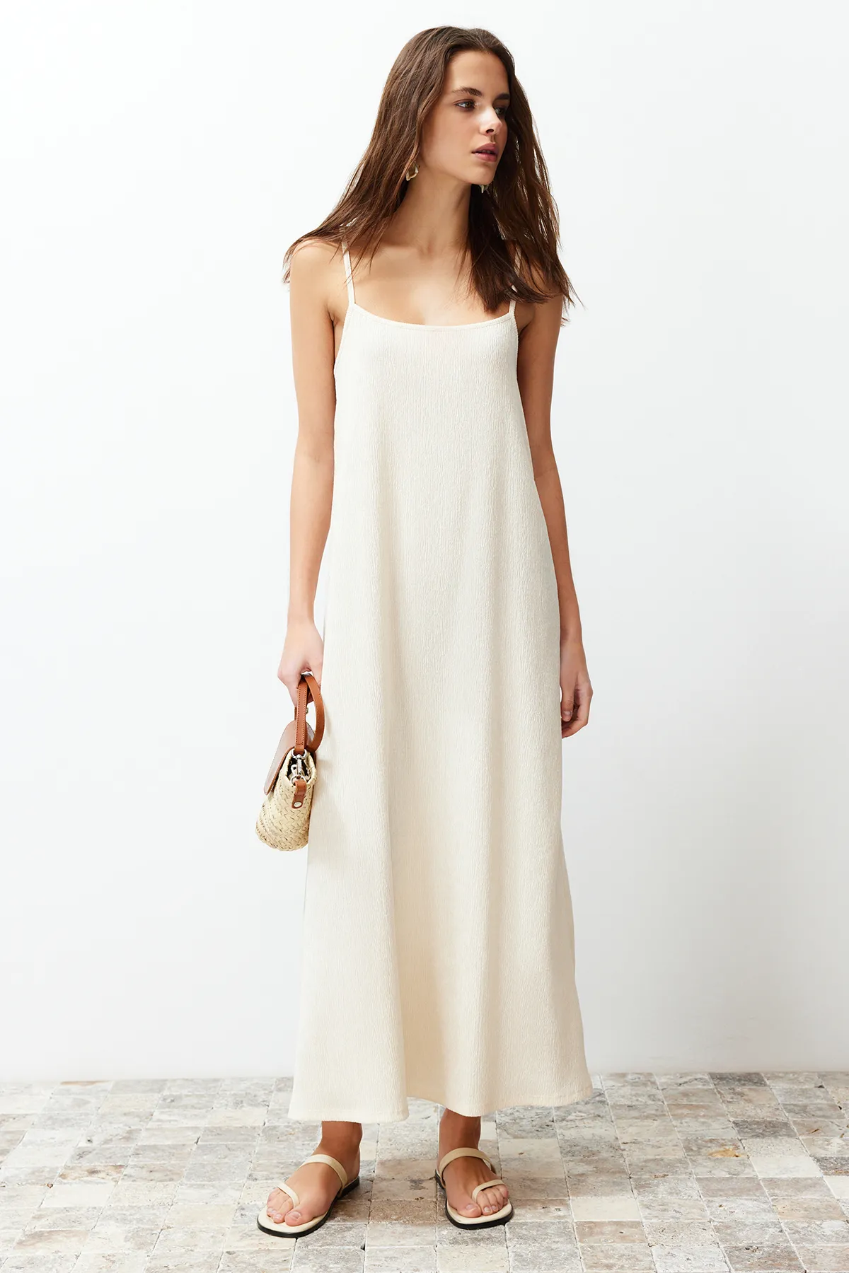 Trendyol Collection  Steinfarbener, flacher Riemen, Shift/Flat Maxi TWOSS24EL00288