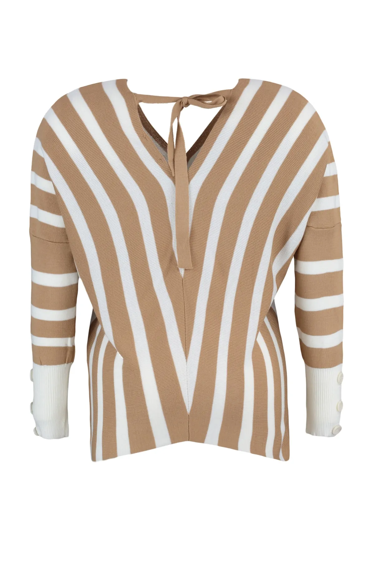 Trendyol Curve  Kamelfarbener Strickpullover mit Fledermausärmeln TBBAW23AN00039