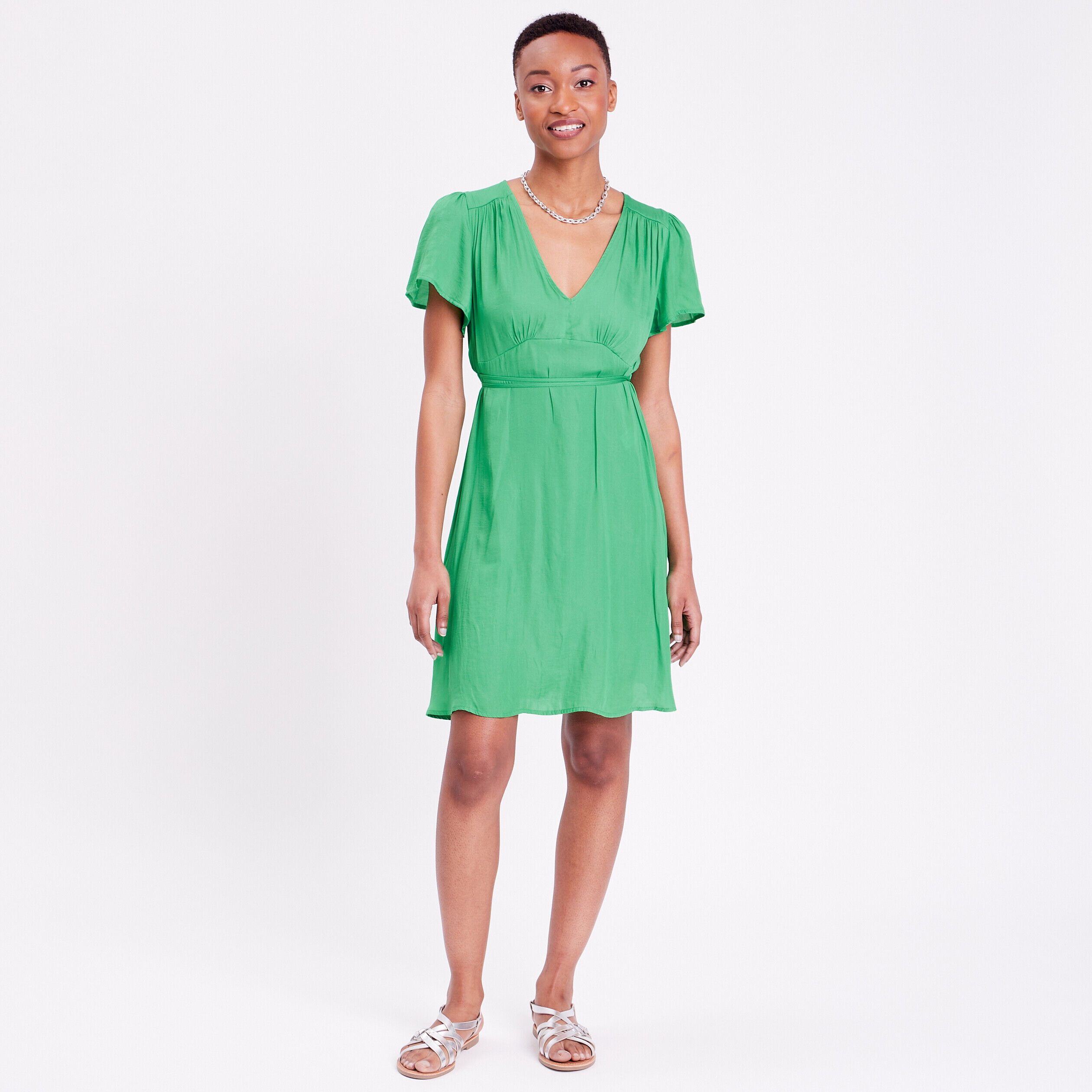 Robe cintrée satin col en V vert femme | Cache Cache