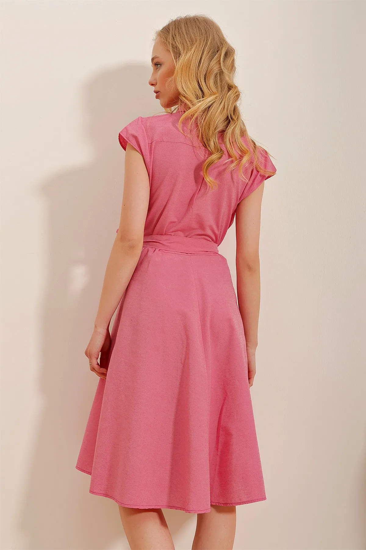 Trend Alaçatı Stili  Ärmelloses, ärmelloses Hemdkleid aus Leinen für Damen in Fuchsia ALC-X6056