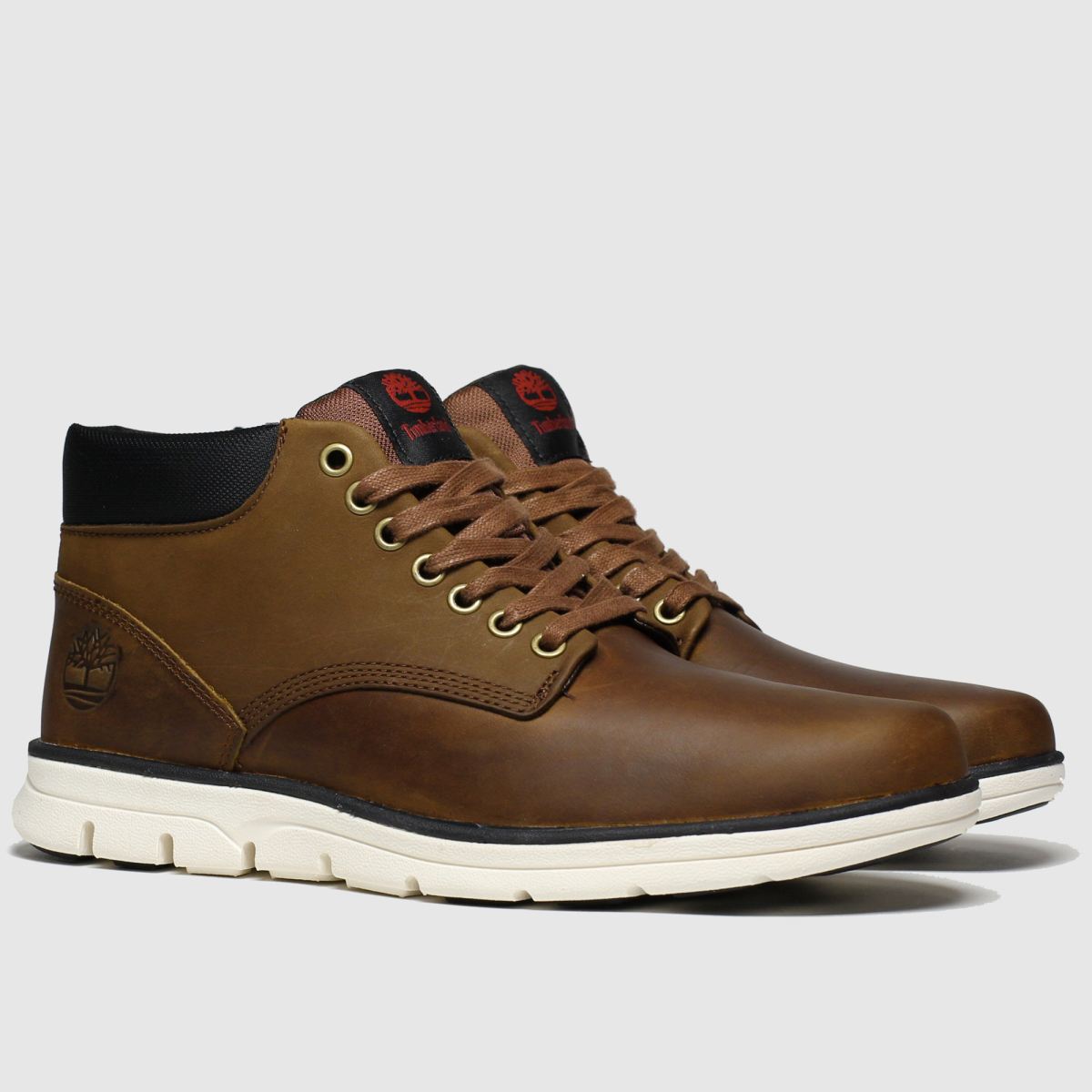 Timberland Bradstreet chukka csizma barna színben