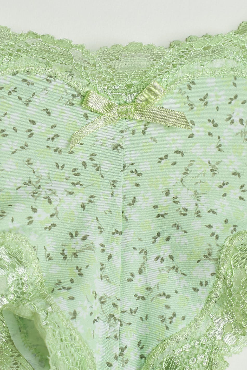Micro lace brazilian