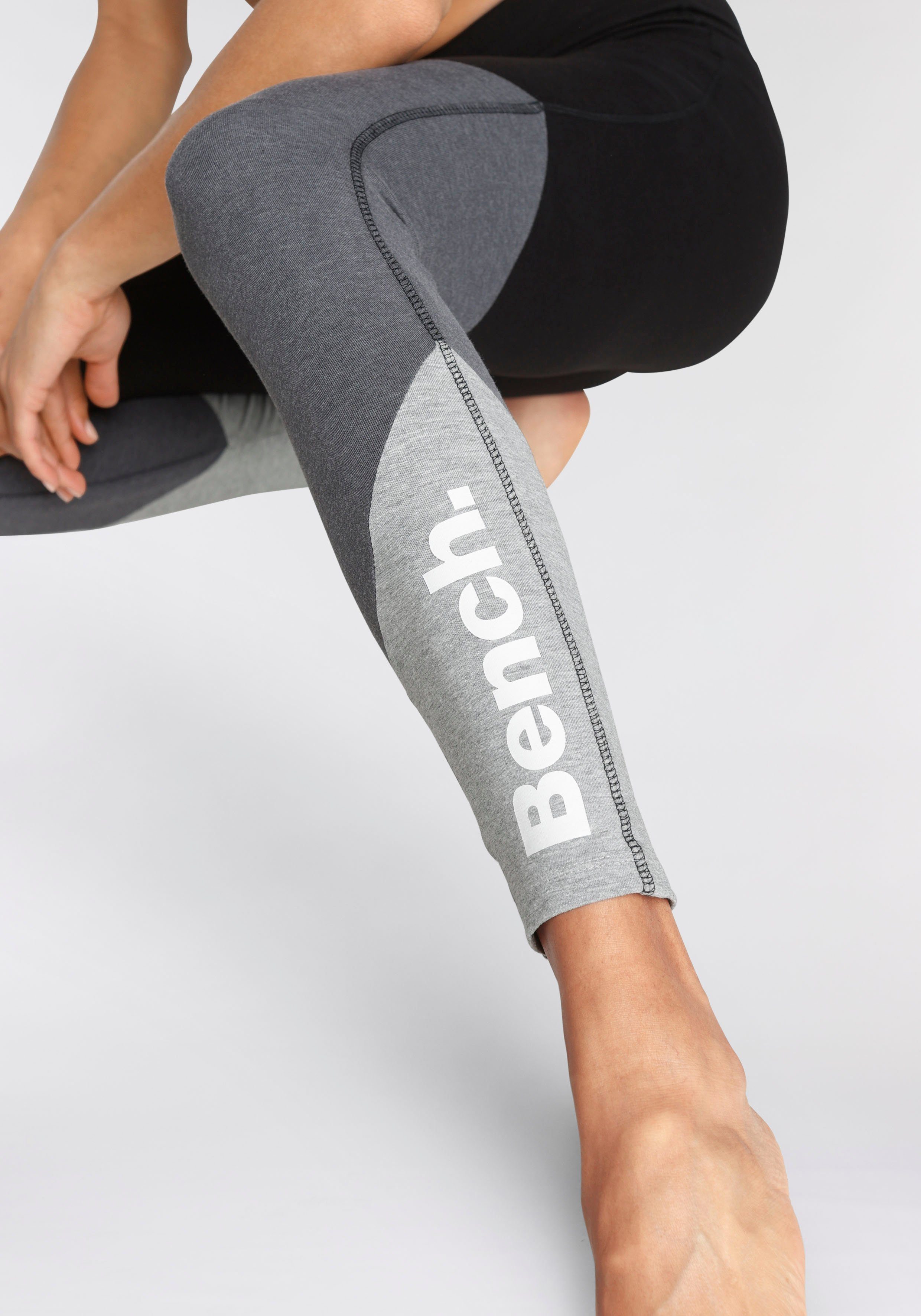 Bench. Leggings im sportiven Colorblockdesign