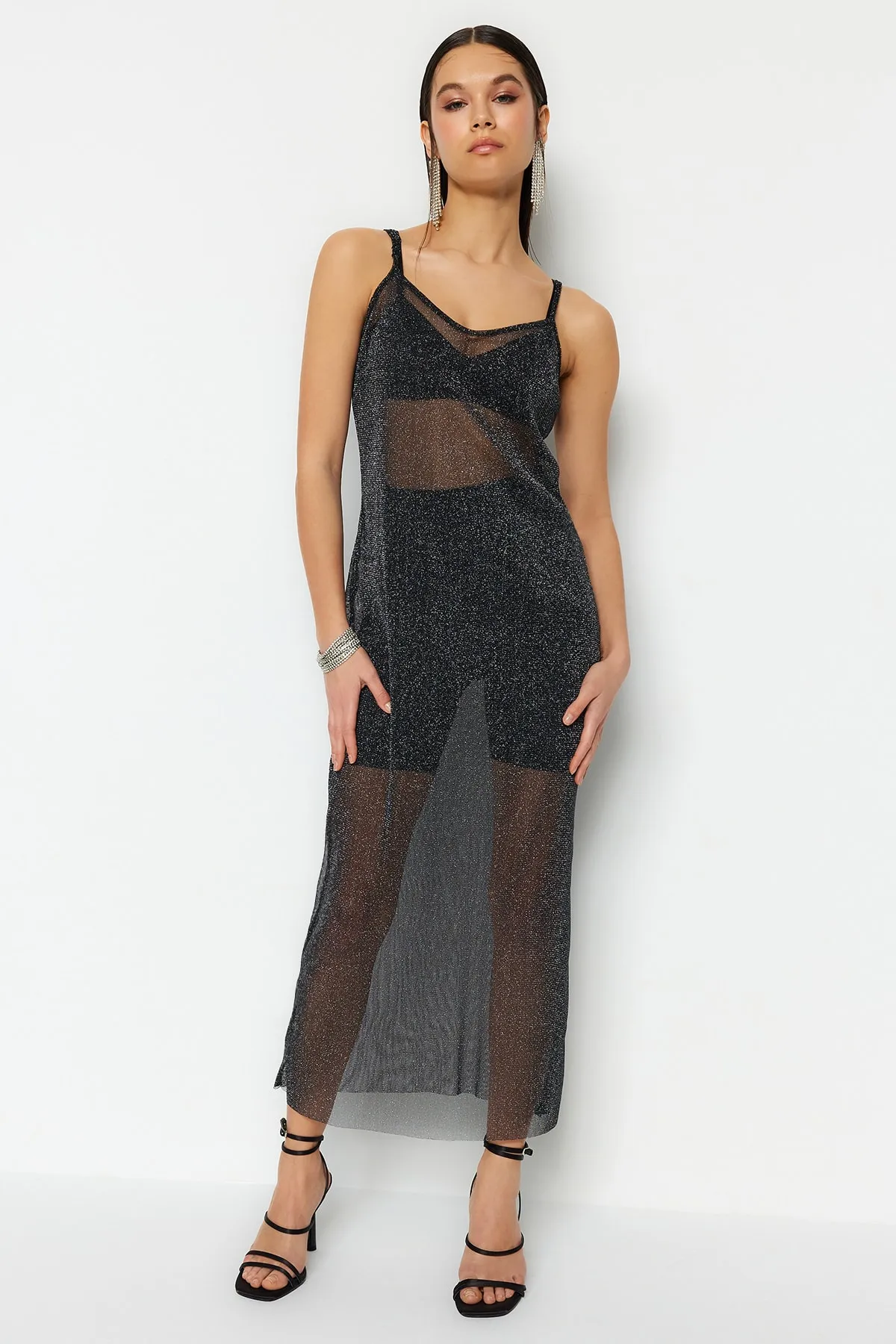 Trendyol Collection  Schwarzes, glänzendes Mesh-Elegantes Abendkleid TPRSS23EL00505