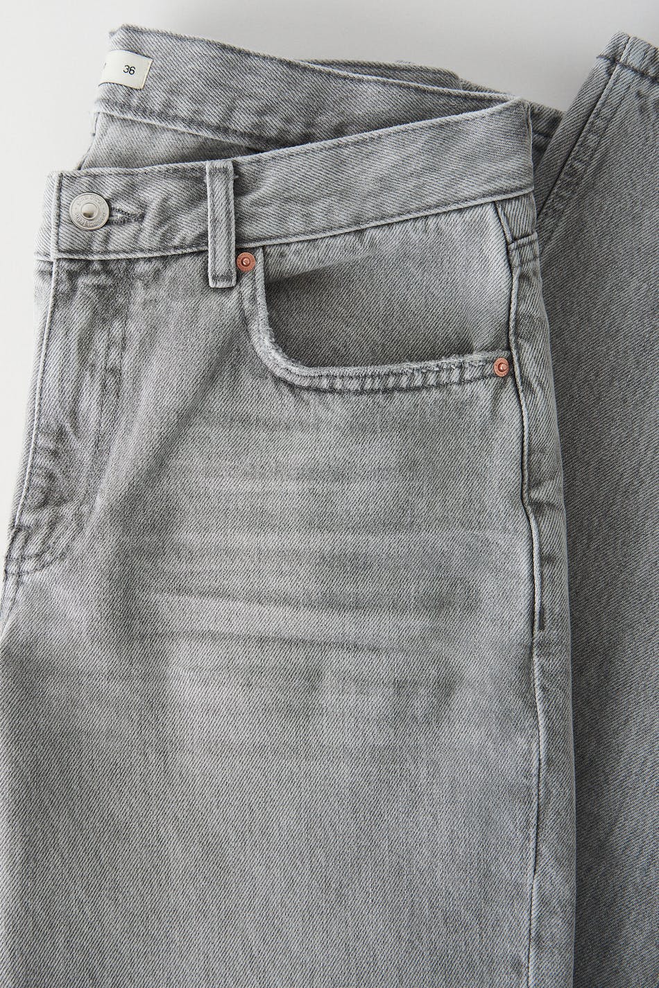 Low straight jeans