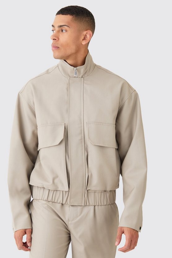 Smarte Jacke mit Cargo-Taschen und Trichterkragen