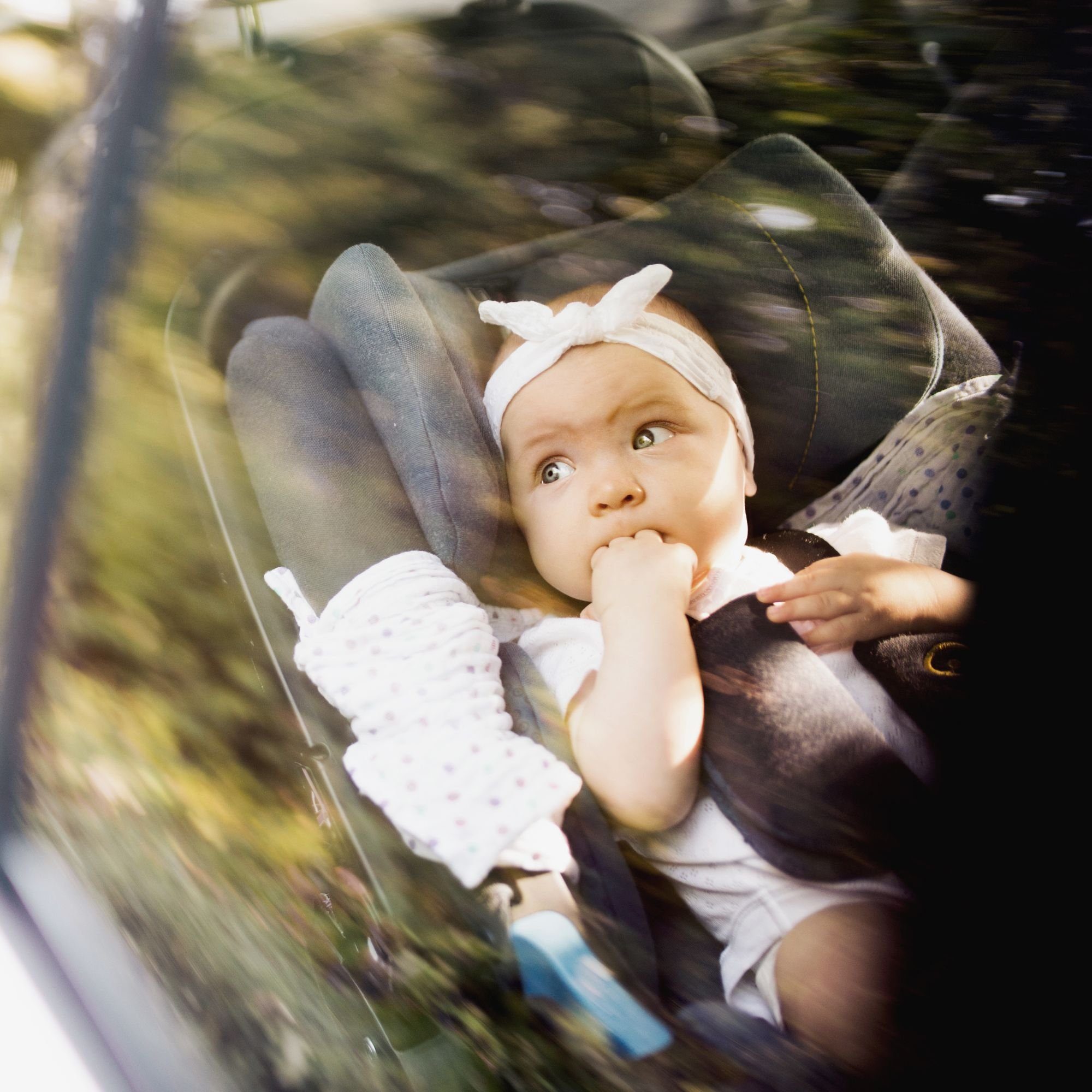 FableKids Autokindersitz NALA Autositz i-Size Kinderautositz mit Isofix 76-150 cm ECE, ab: 15 Monate, bis: 12 Jahre, ab: 9,00 kg, bis: 36,00 kg, (Grau)