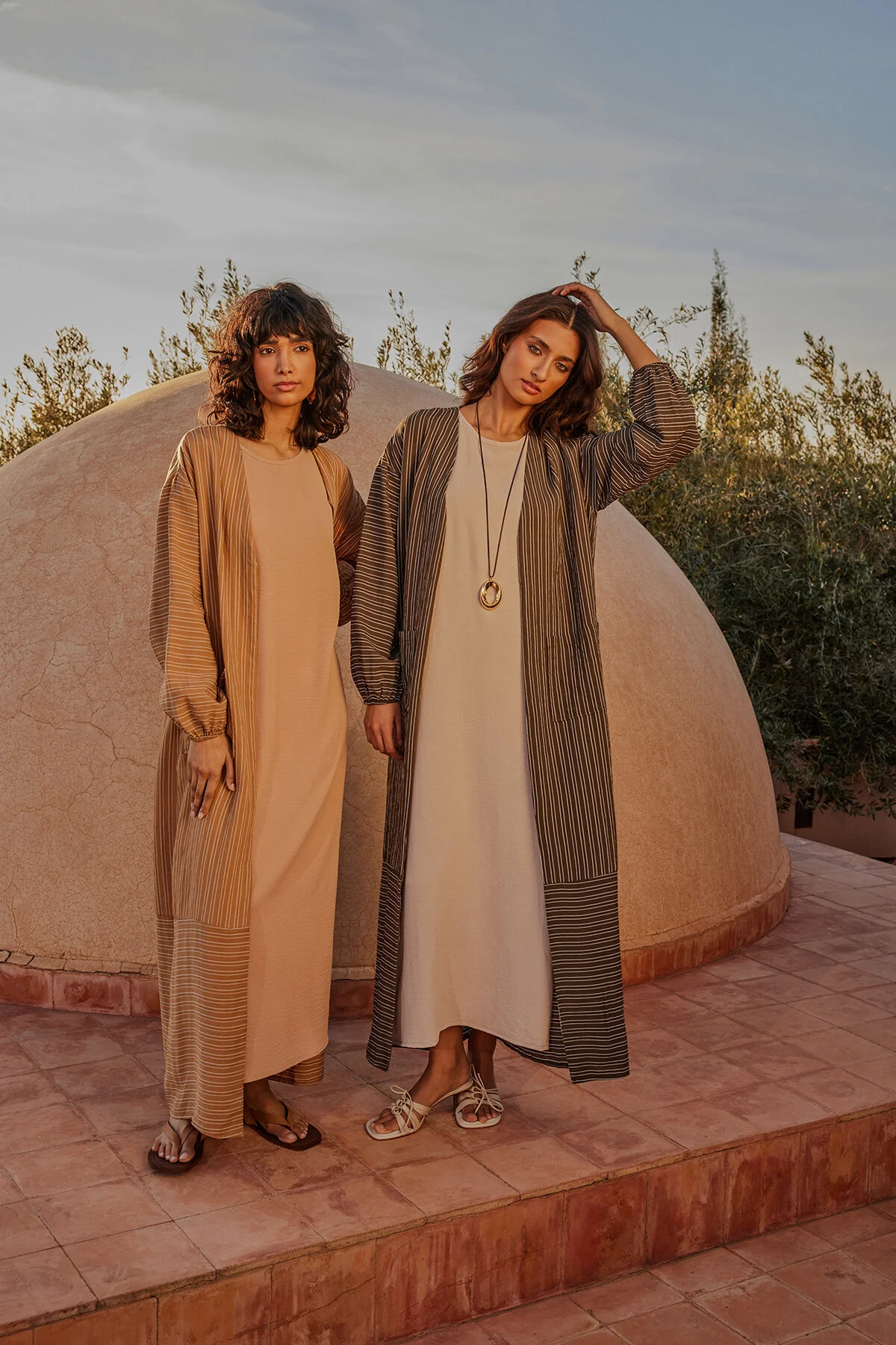 Trendyol Modest  Kamellange, gestreifte, gewebte Mütze in Leinenoptik & Ferace & Abaya TCTSS24KF00003