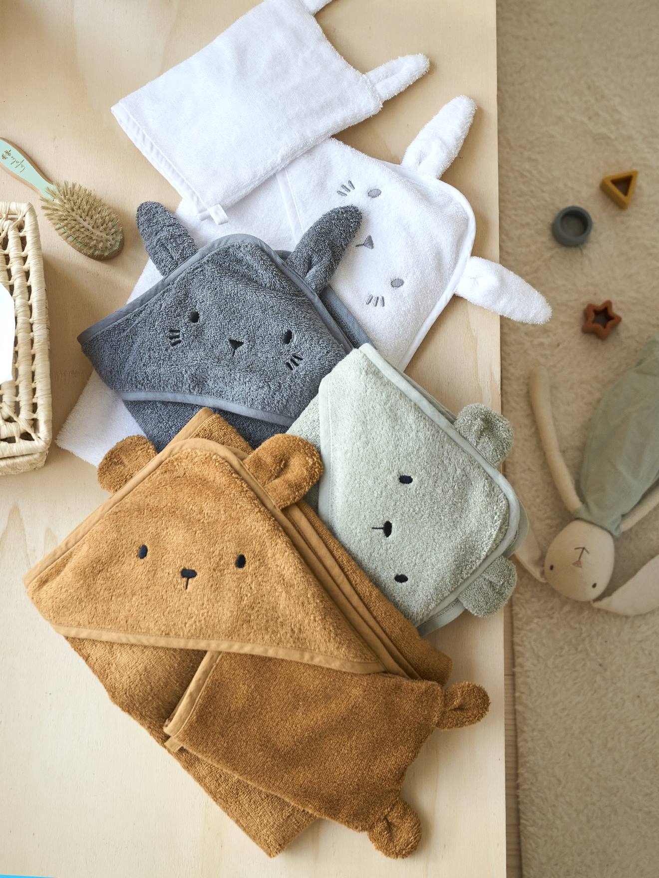 Vertbaudet Bio-Kollektion: Baby-Set aus Badetuch und Waschhandschuh - anthrazit/hase