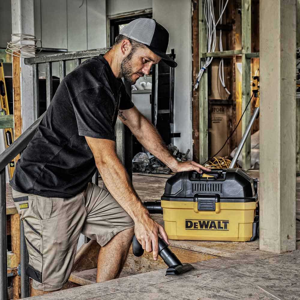 Aspirador de pó e água DEWALT DXV15T com reservatório de poliuretano de 15 litros