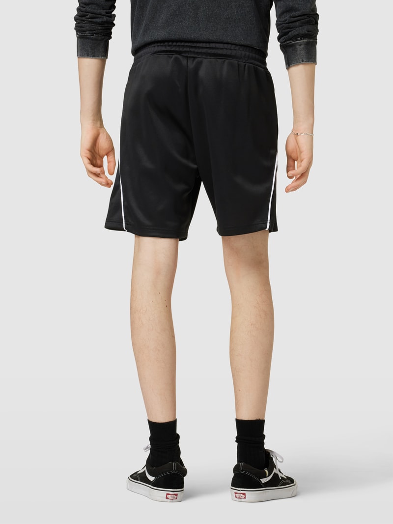 Shorts mit elastischem Bund - MATW x REVIEW Drop 10 in schwarz