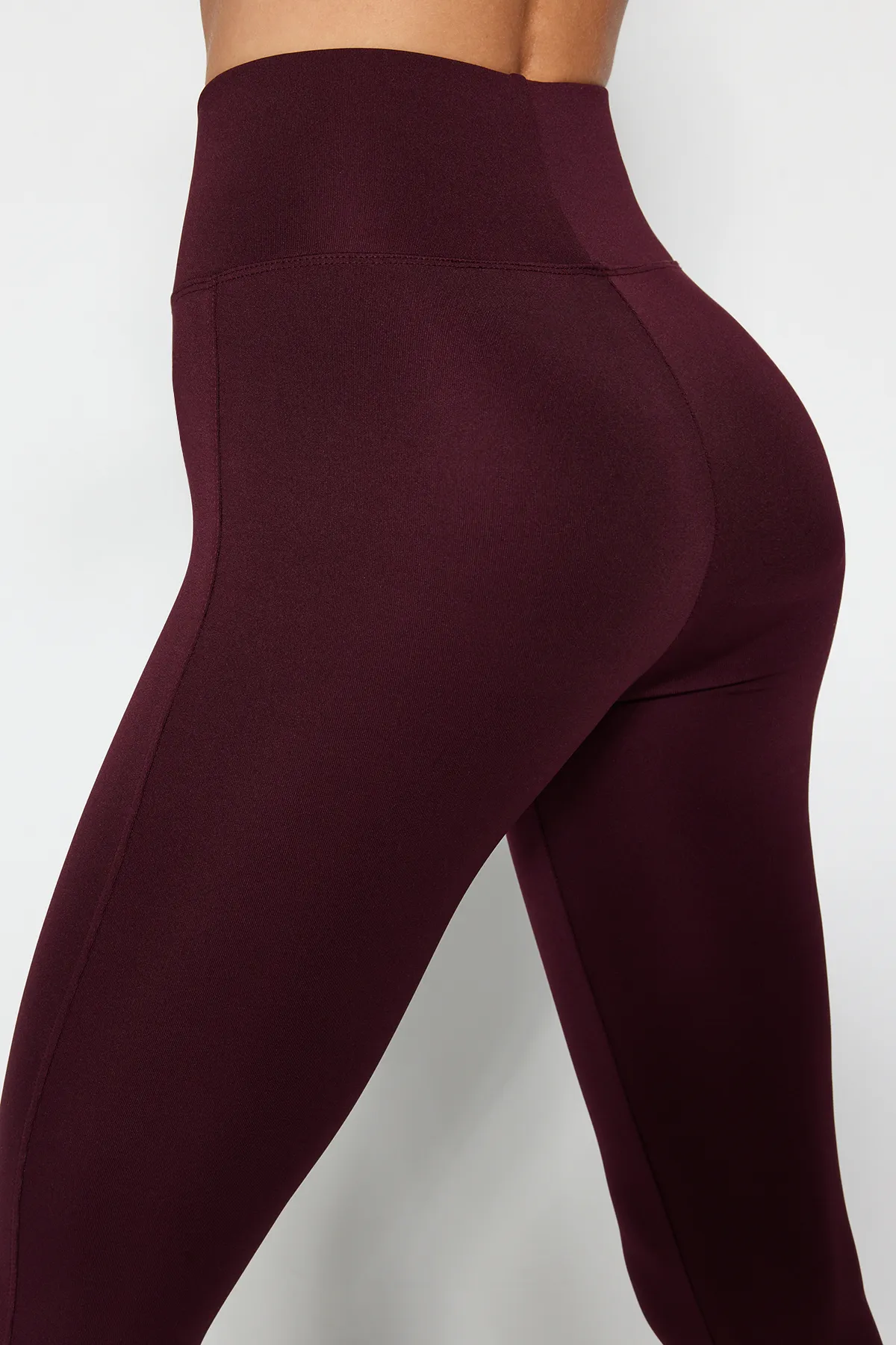 Trendyol Collection  Dunkle Kirsche, breite Taille, elastische Extra-Regeneration, gestrickte Sport-Leggings in voller Länge TWOAW21TA0029