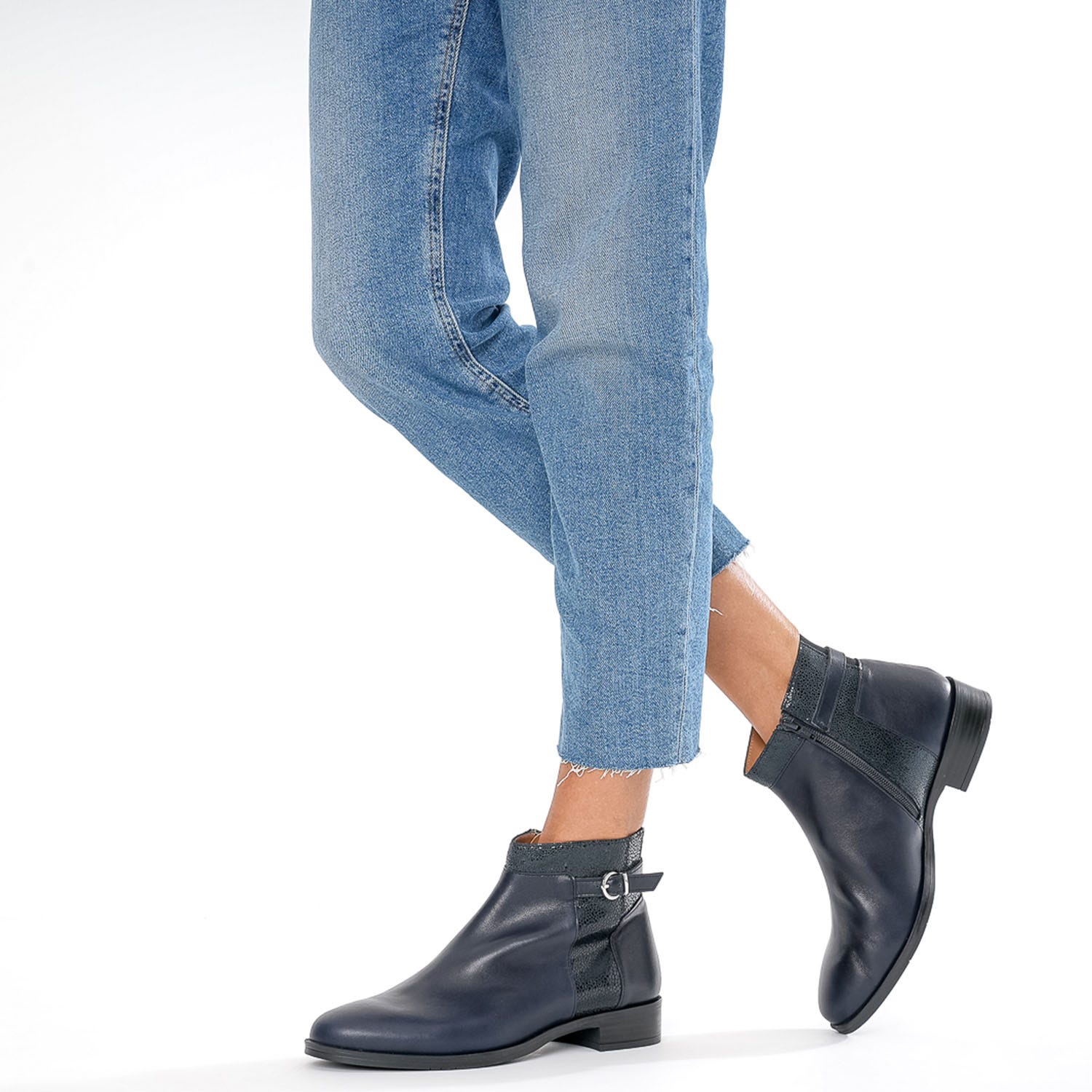 Boots ERAM FLEX bleue en cuir avec effet galuchat