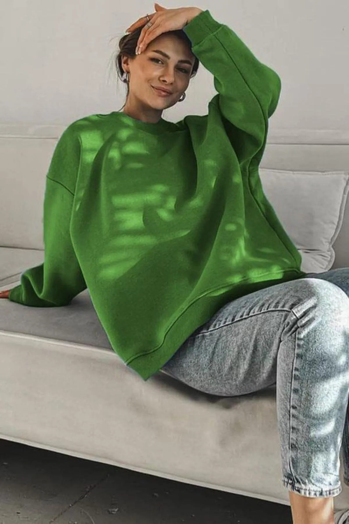 Madmext  Grünes Basic-Sweatshirt mit Rundhalsausschnitt Mg1559