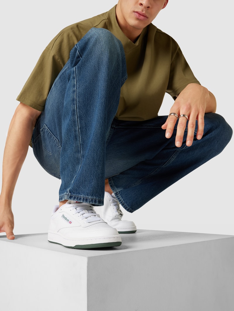 Sneaker mit Label-Detail Modell 'Club C' in weiß