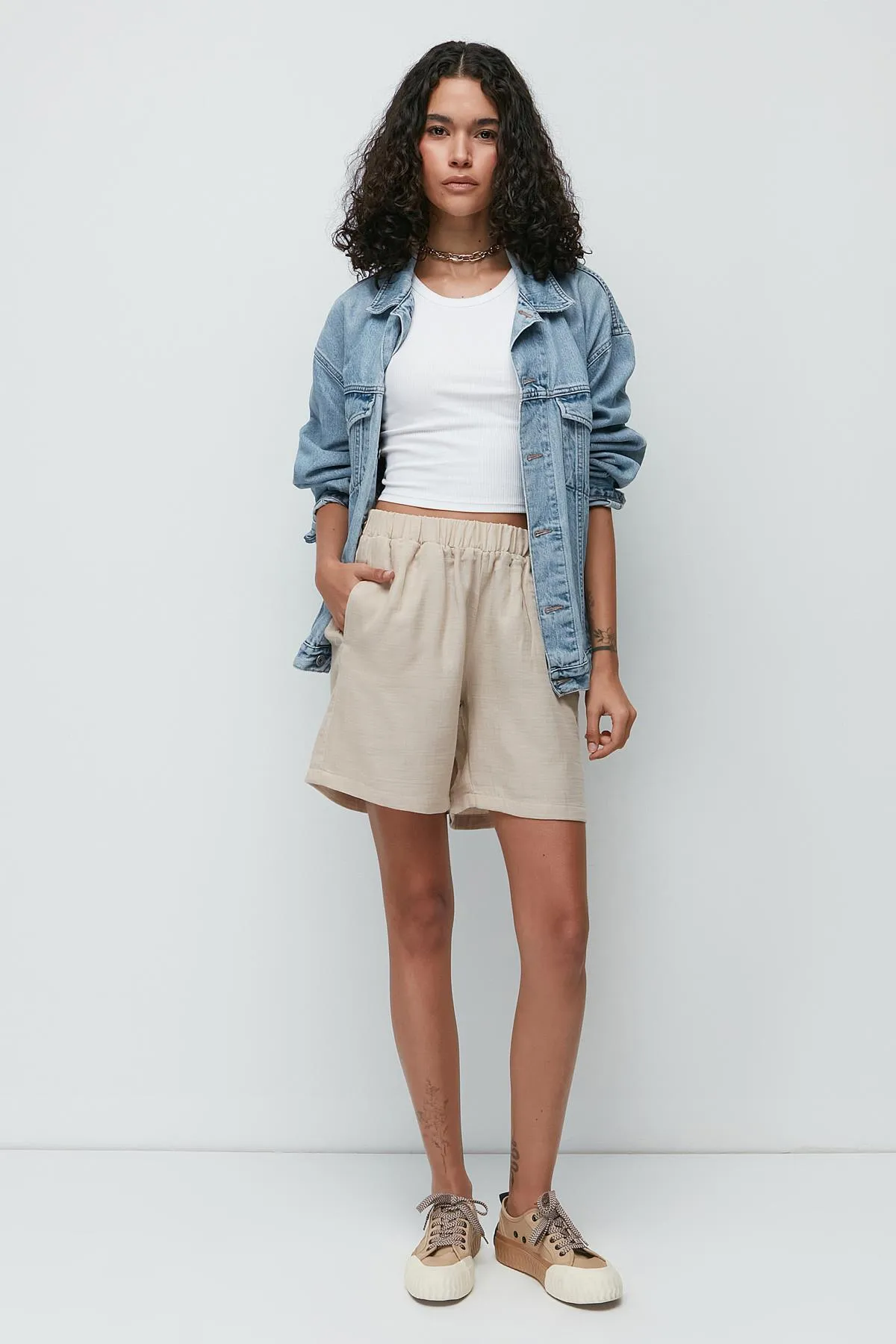 C&City  Damen-Shorts aus Bio-Baumwoll-Musselin mit Seitentaschen 744 Hellbeige