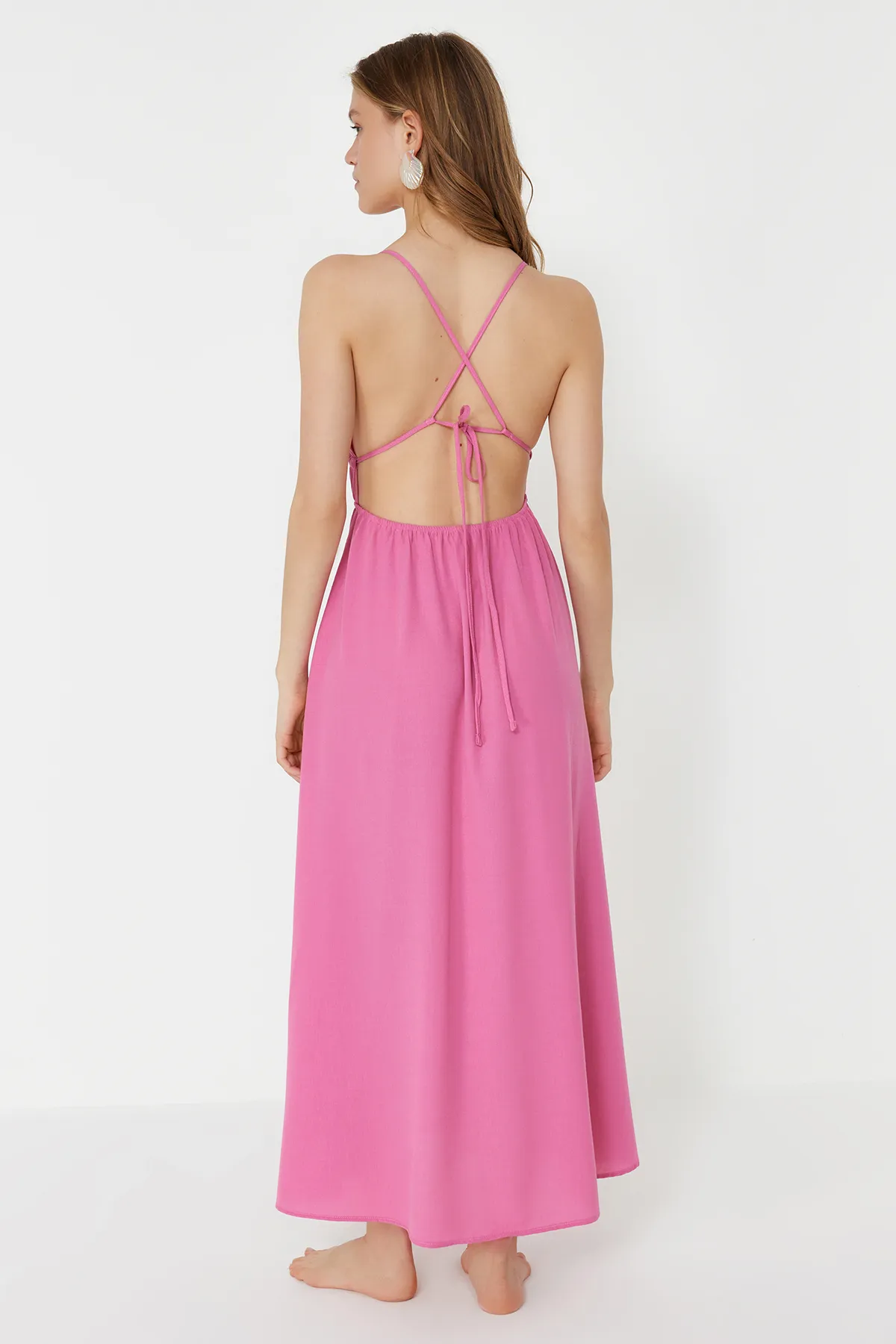 Trendyol Collection  Rosa, gewebtes, gerafftes Maxi-Strandkleid TBESS23EL00063
