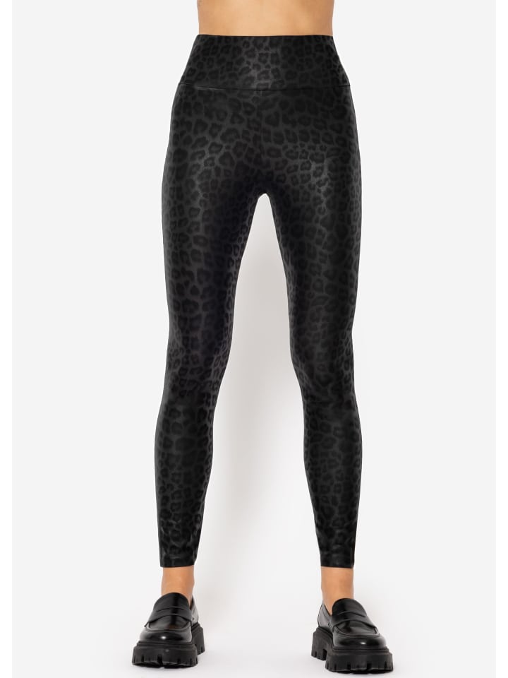 SASSYCLASSY Kunstleder Leggings mit Leo Print in Schwarz günstig kaufen