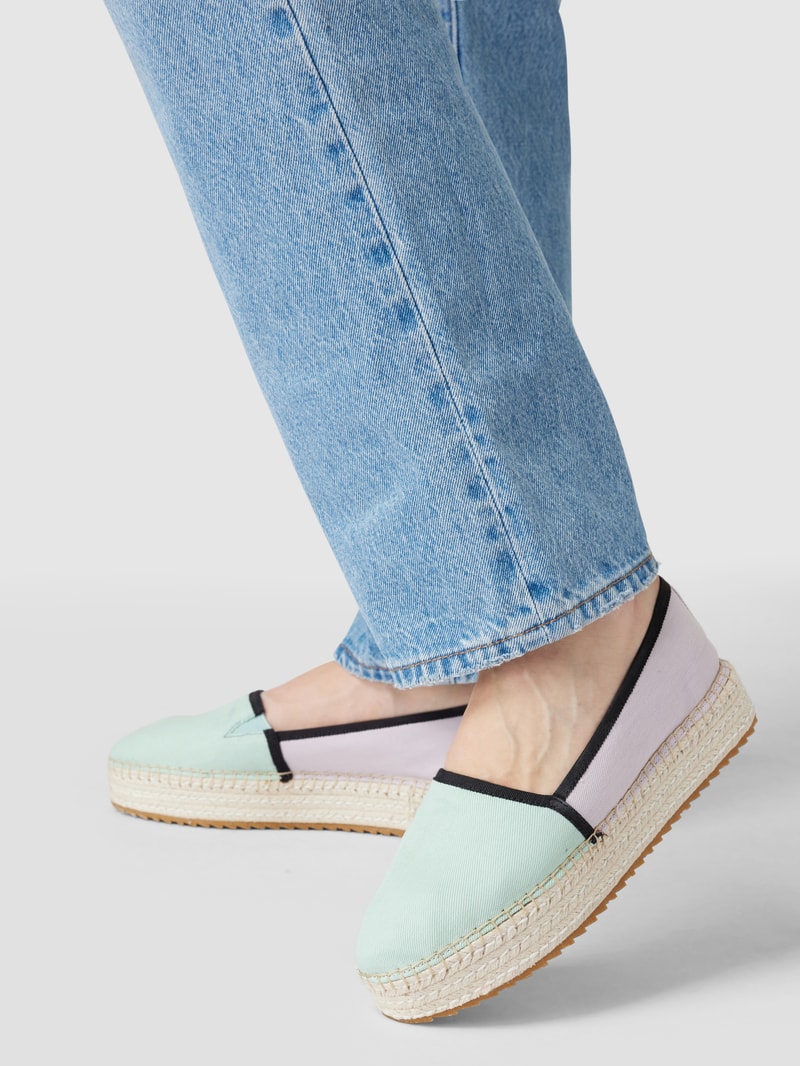 Slip-on-Sneaker mit Logo-Details in mint
