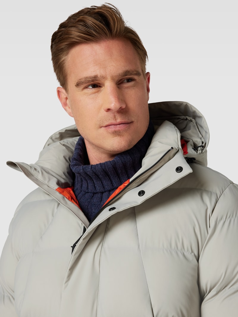 Steppjacke mit Kapuze in hellgrau