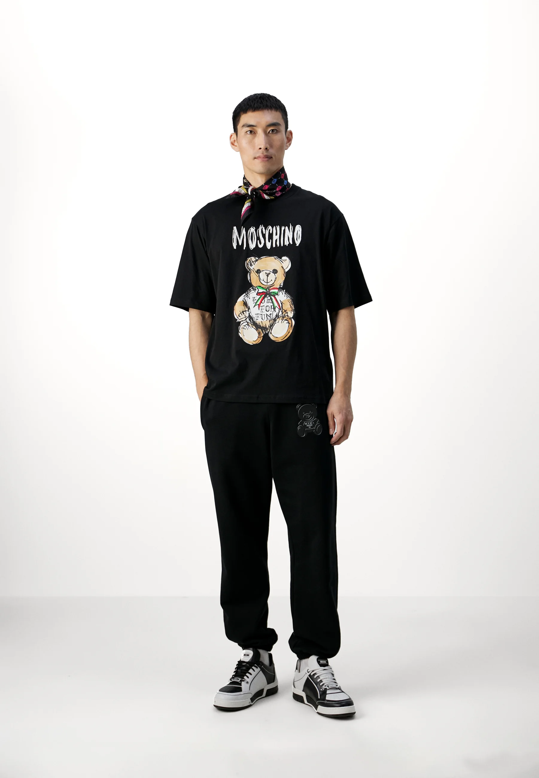 Camiseta MOSCHINO con estampado