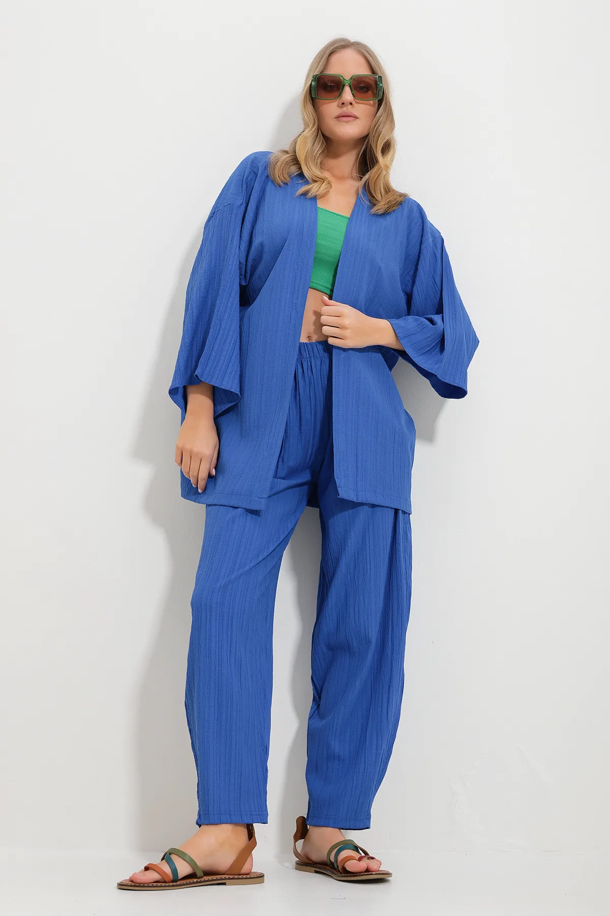 Trend Alaçatı Stili  Damen Saks Relaxed Fit Pants Kimono Jacke Woven Double Set Alc-X11694