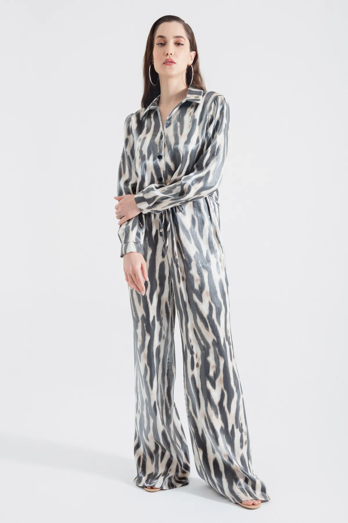 Lafaba  Damenanzug mit Nerz-Zebra-Muster und glänzender Struktur
