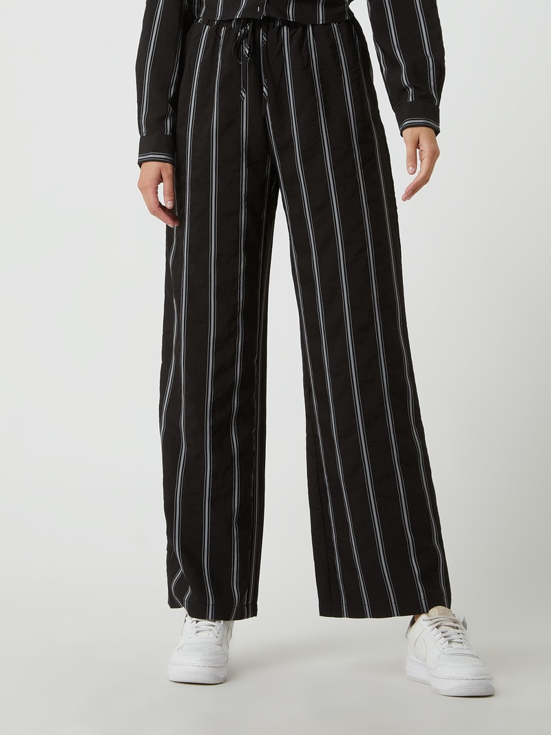 Schlupfhose aus Viskosemischung Modell 'Masmu' in schwarz