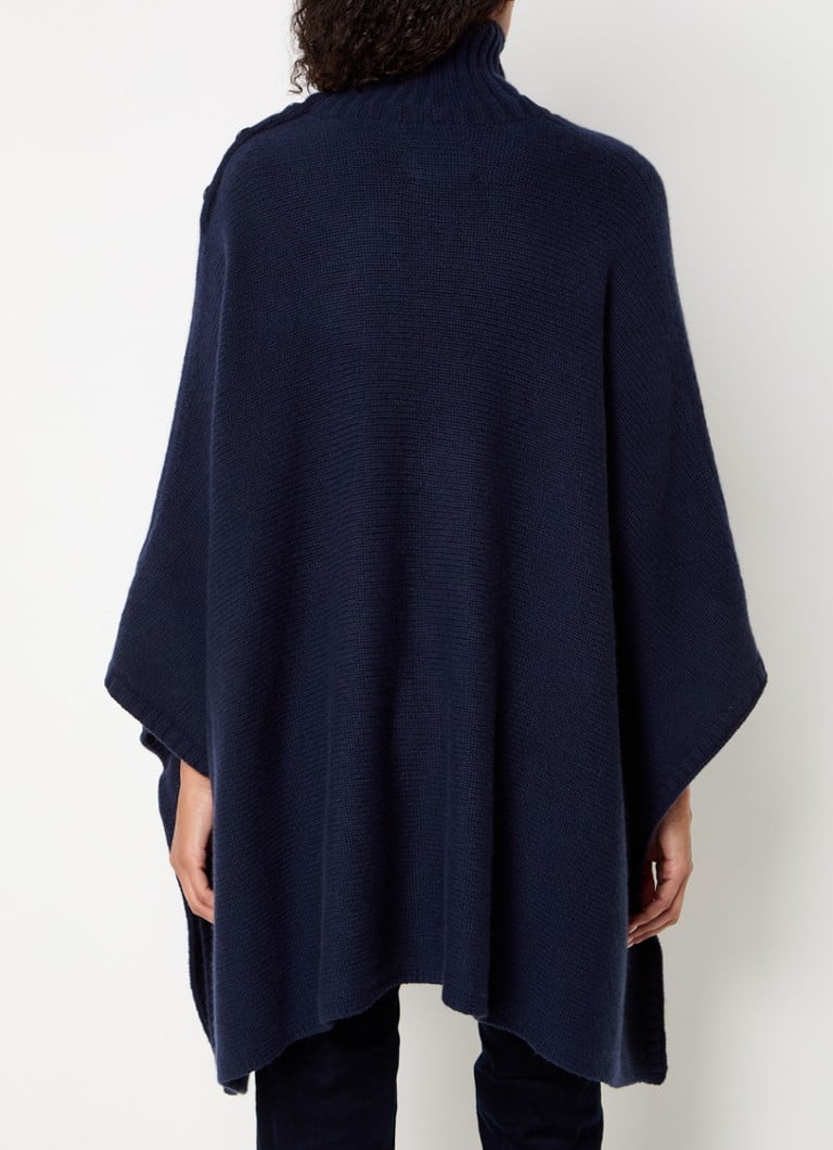 Poncho Zadig&Voltaire confecționat din tricot fin de cașmir, cu guler înalt.