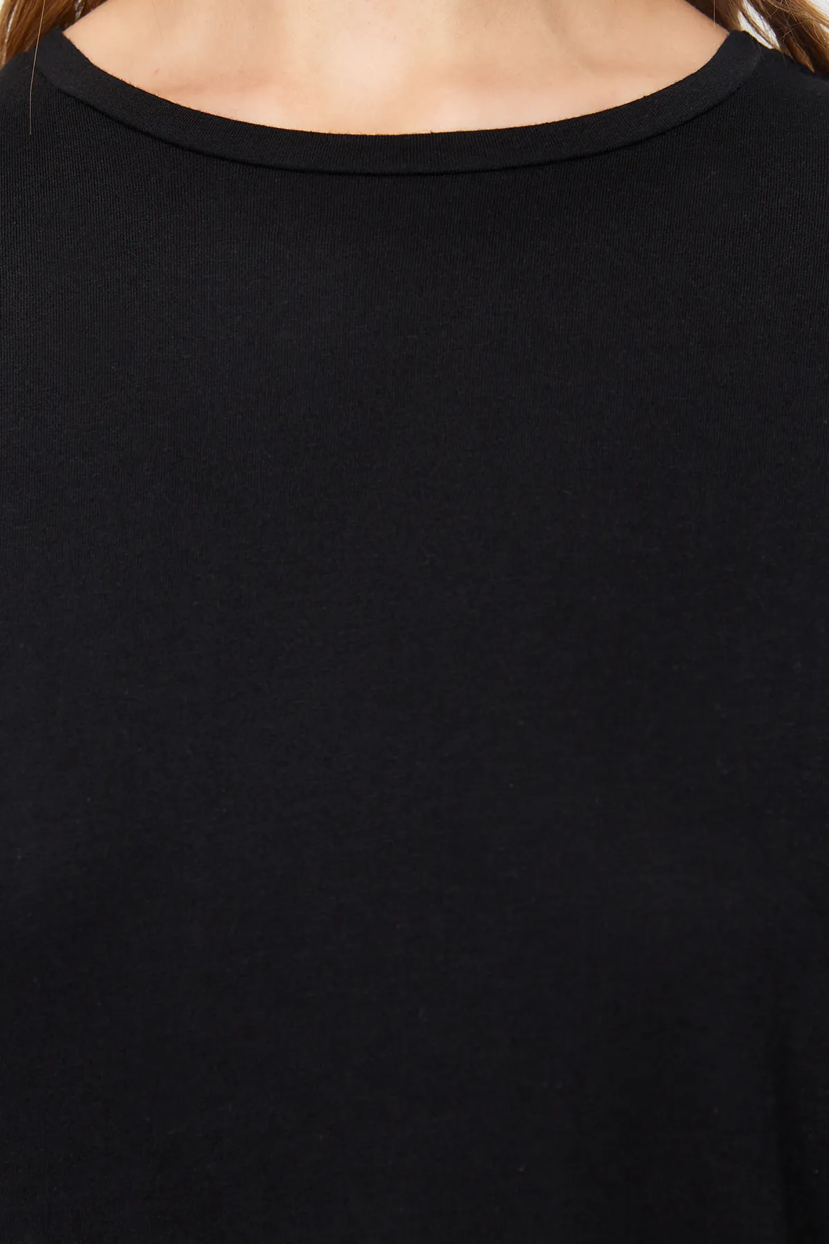 Trendyol Modest  Schwarz-Khakifarbenes 2er-Pack kurzärmliges Basic-Strick-T-Shirt mit Rundhalsausschnitt und Schlitzdetails TCTSS21UK0009