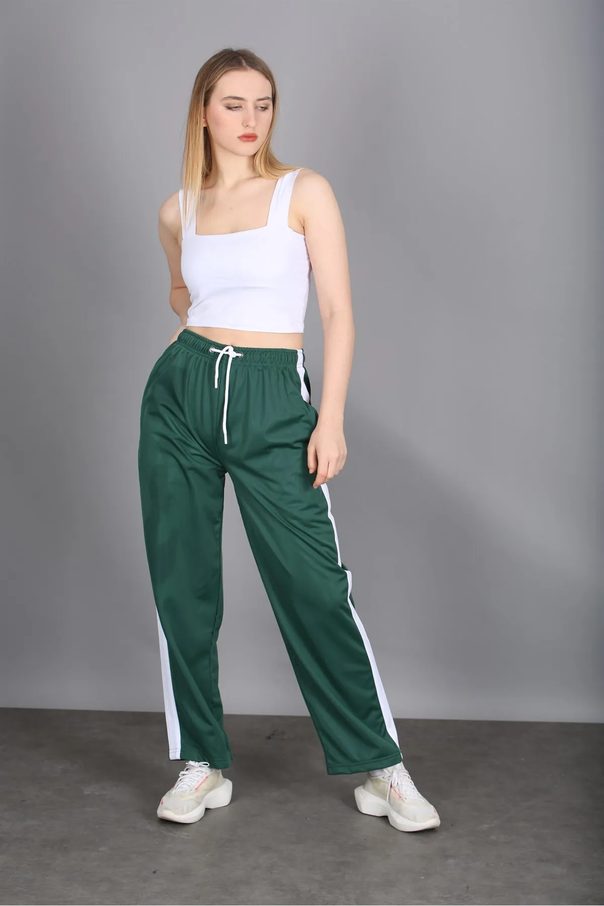 Madmext  Mad Girls – Grüner, locker geschnittener Trainingsanzug MG1294