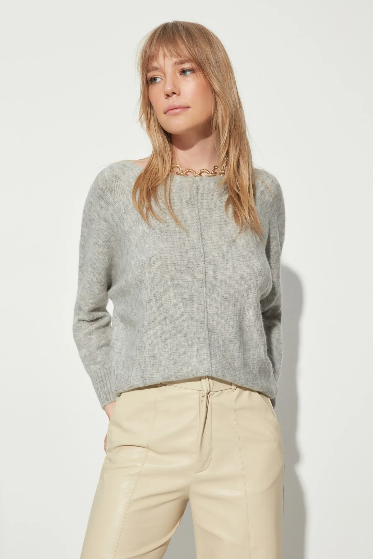 Trendyol Collection  Grauer gerippter Oversize-Strickpullover aus Wolle TWOAW23KZ01614