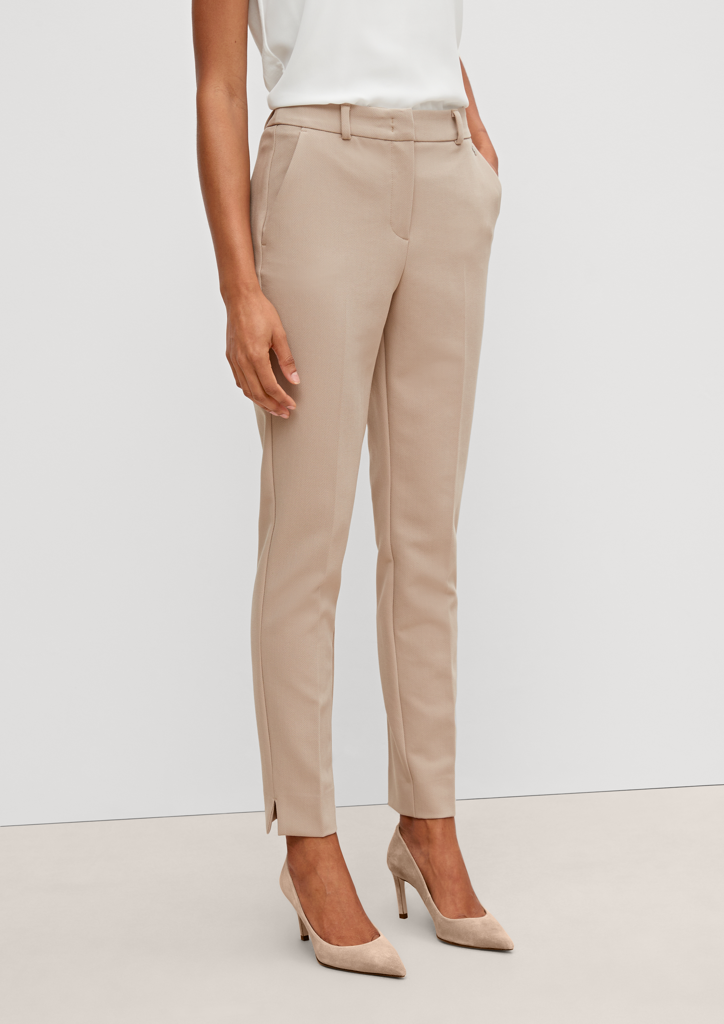 Regular: Stoffhose mit Fischgrat-Muster - helles beige