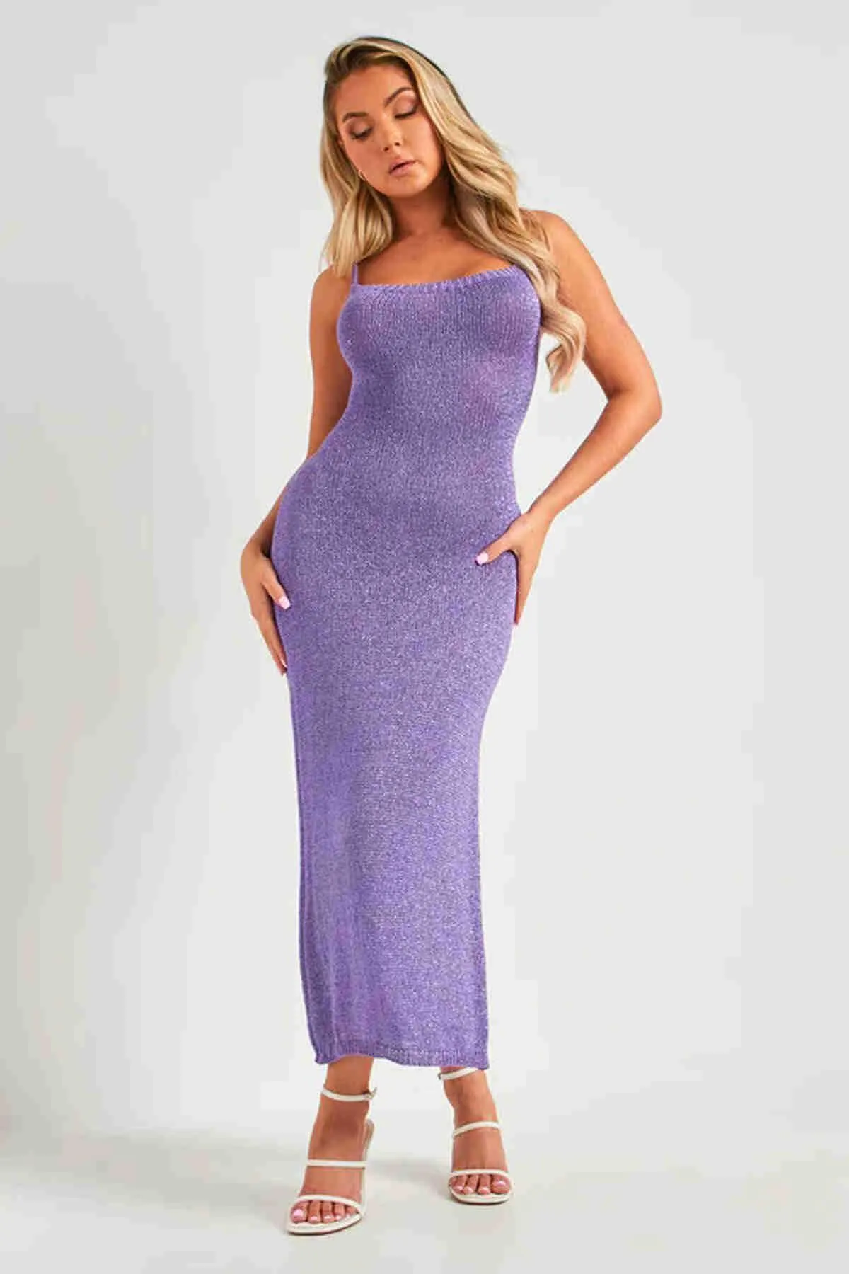 Merry See  Knielanges, tief ausgeschnittenes Kleid mit gestrickter Rückseite